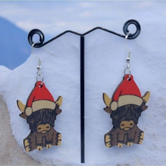Holiday Earrings 🎄Highland Cow Santa Hat Christmas Wooden Dangle Drop Jewelry - Picture 4 of 5